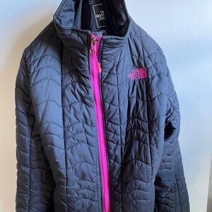 The north face women’s Medium quilted  jacket